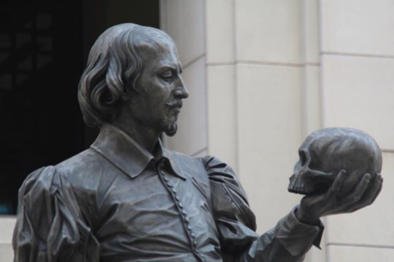 Havana statue